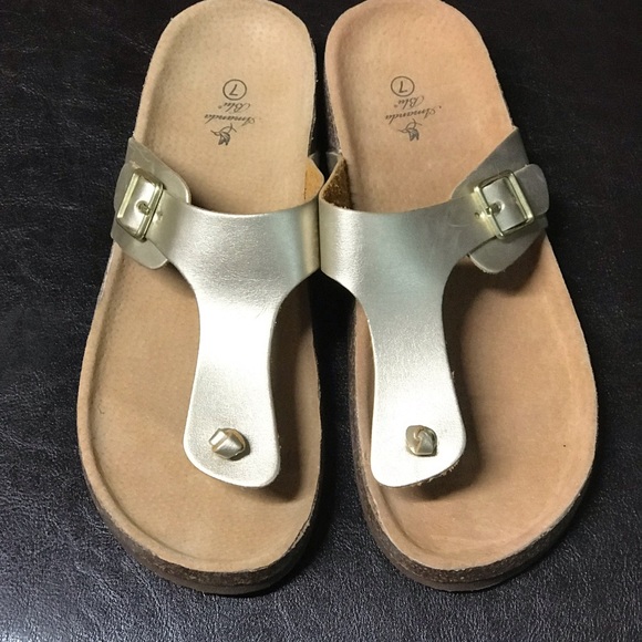 Brand New Boutique metallic knot T-strap sandal - Picture 2 of 5